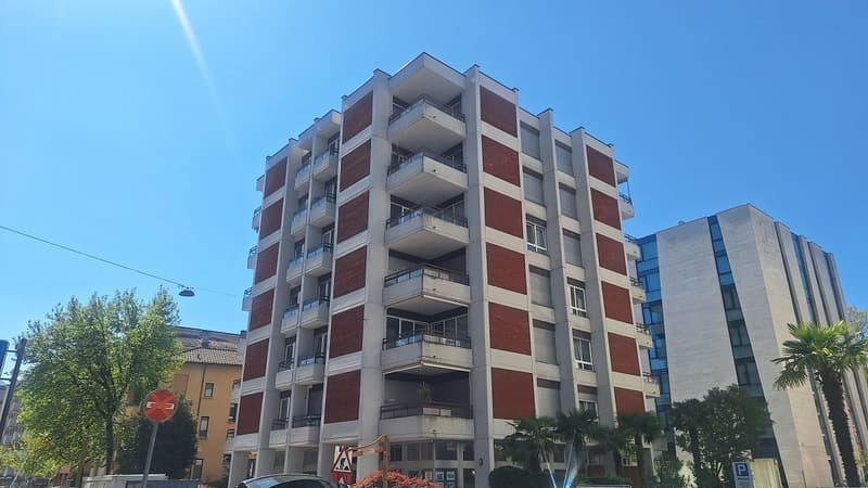 Centro Lugano , Al Piano Attico , loc 2,5, Terrazza, Balcone, Posto Auto coperto. (4)