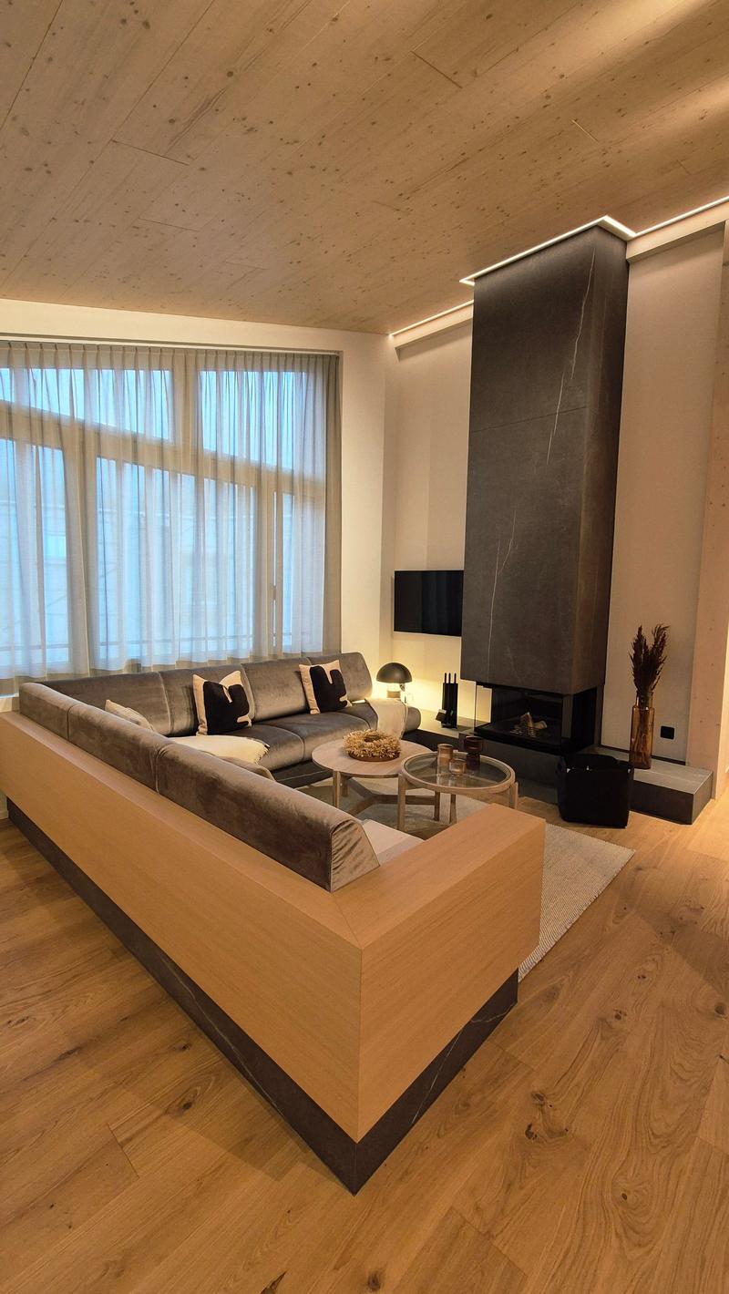 Wohnzimmer mit Kamin