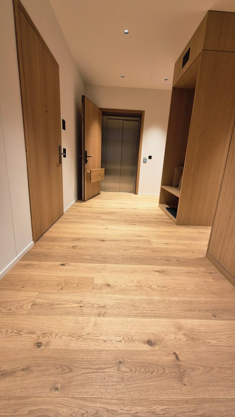 Eingangsbereich mit Lift direkt in die Wohnung