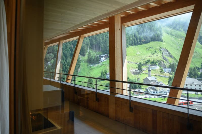 An Alpine Penthouse with a View (9)