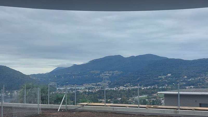 Montagnola: Lussuoso Appartamento con Vista Panoramica e Giardino Privato (2)