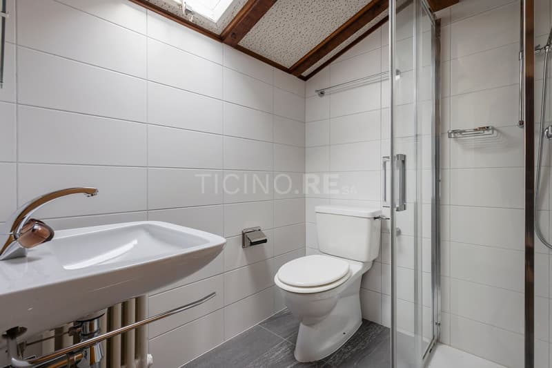 Per gli amanti delle proprietà di carattere – Villa di charme con ampio giardino a Manno (13)