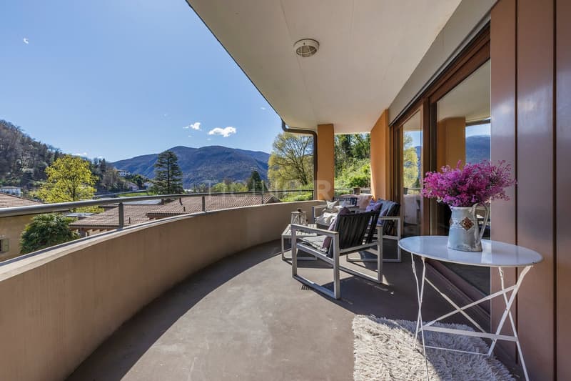 Villa vicino al lago a Figino – Privacy, natura e possibilità bifamiliare a pochi minuti da Lugano (1)