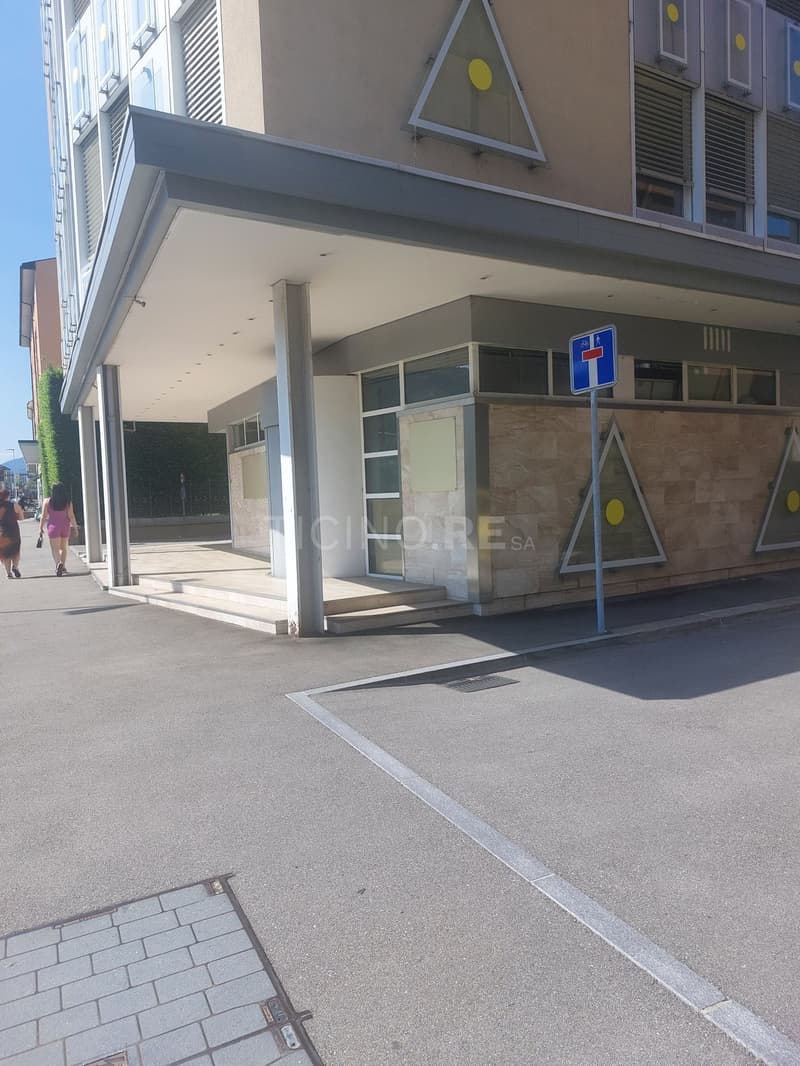 Chiasso – edificio commerciale di 1'452 m² completamente ristrutturato (4)