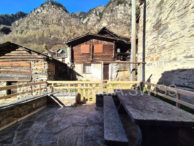 BIASCA – VAL PONTIRONE: CARATTERISTICO RUSTICO CON VISTA APERTA (2)