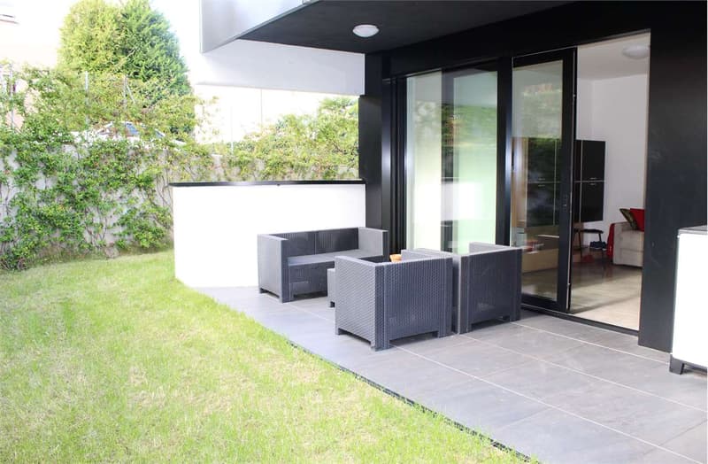 Appartamento elegante con giardino privato a Lugano Pregassona (11)