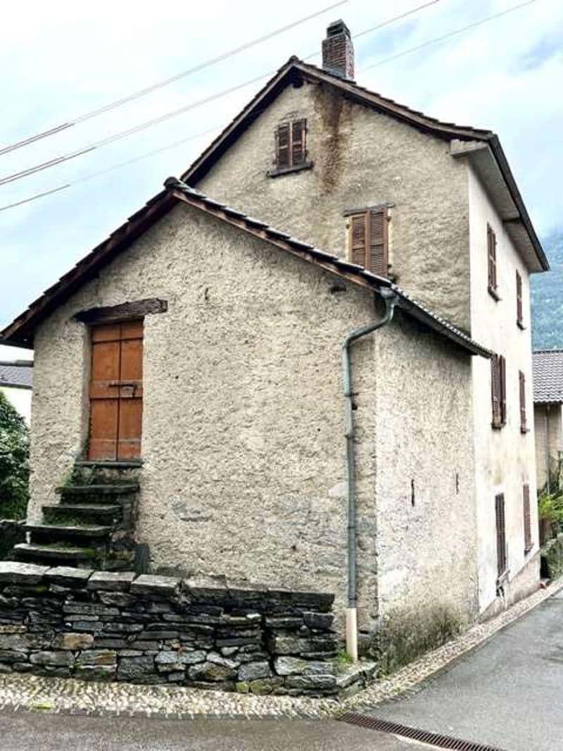 Spaziosa casa ticinese 6,5 locali con giardino (12)