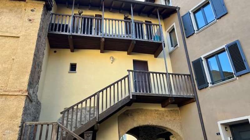 Casa ticinese ristrutturata in incantevole corte storica (3)