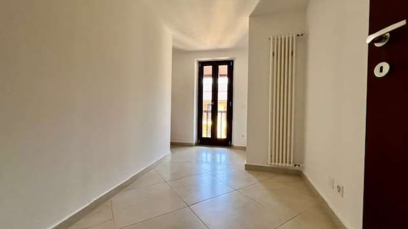 Casa ticinese ristrutturata in incantevole corte storica (8)