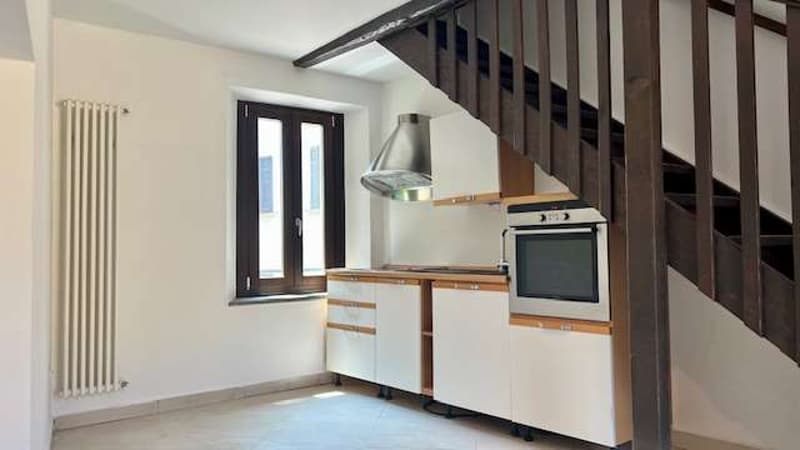 Casa ticinese ristrutturata in incantevole corte storica (5)