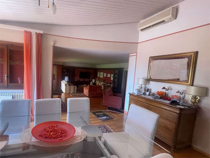 Villa esclusiva a Besazio con dépendance, piscina e vista panoramica (13)
