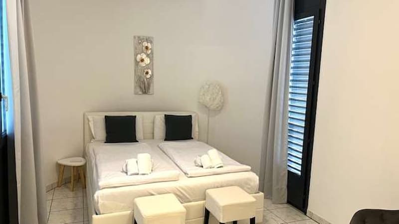 Appartamento luminoso con grande terrazza coperta e potenziale due uni (13)