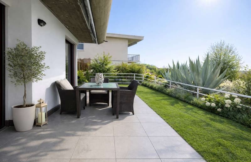 Appartamento vista lago con terrazza giardino (11)
