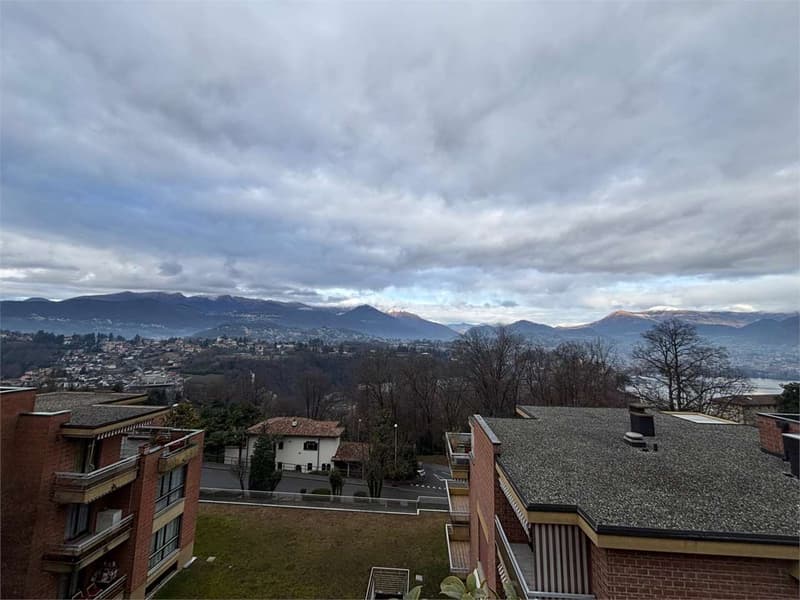 ampio attico 4,5 locali vista lago (2)