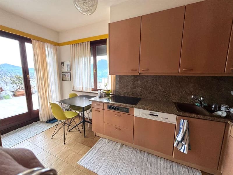 ampio attico 4,5 locali vista lago (4)