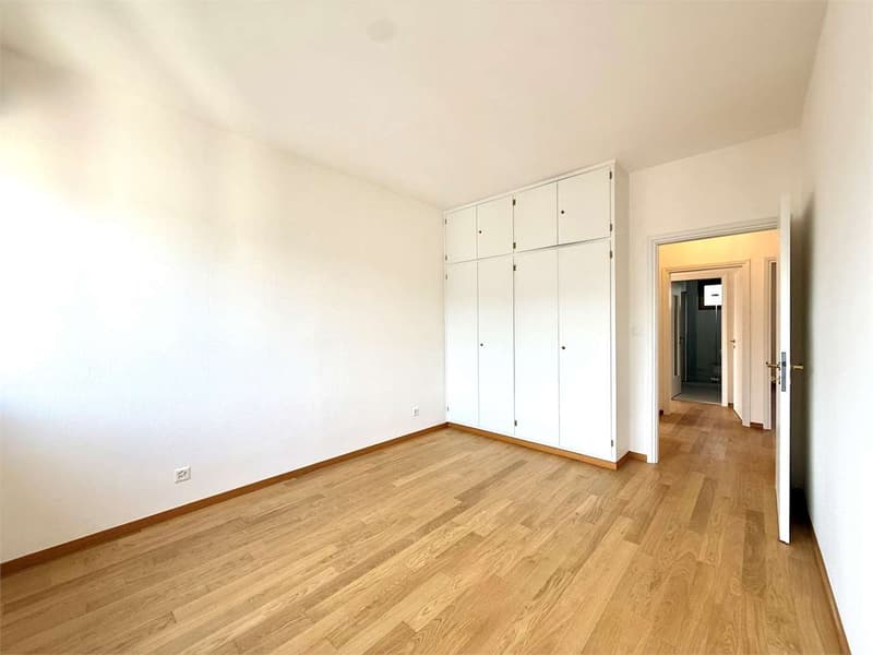 Ampio 4.5 locali con vista lago in posizione strategica a Lugano (8)
