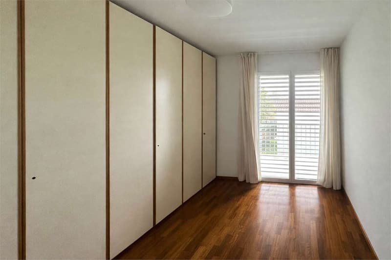 CONFORTEVOLE E AMPIO APPARTAMENTO CON TERRAZZO E VISTA (9)
