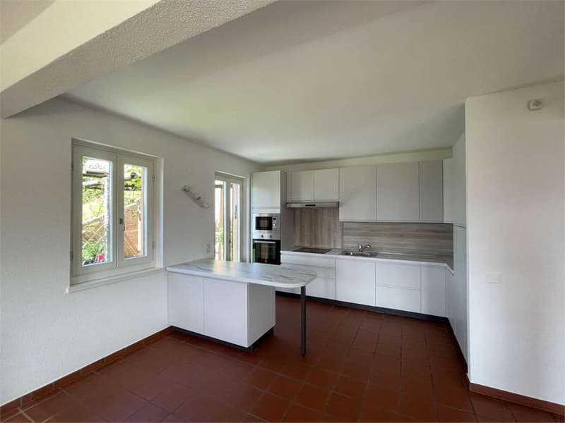 OASI PRIVATA A PORZA CON GIARDINO, PISCINA COPERTA E VISTA LAGO (6)