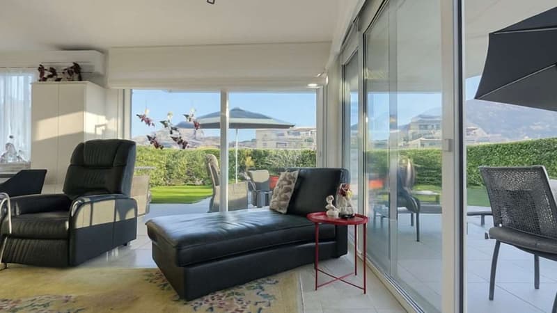 Elegante appartamento ampia terrazza e giardino privato (12)