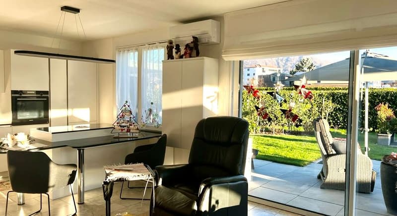Elegante appartamento ampia terrazza e giardino privato (10)