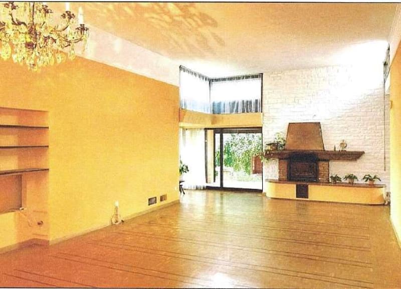 Villa con piscina e ampio terreno (5)