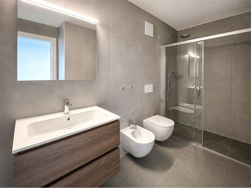 MODERNO 2.5 LOCALI CON TERRAZZO ALL'ULTIMO PIANO (10)