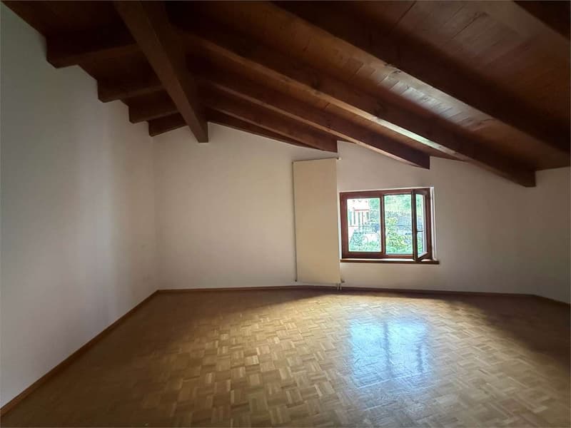 Elegante casetta di nucleo duplex con giardino a Viganello (7)