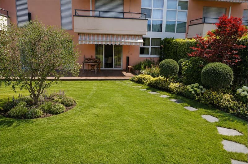 Esclusivo duplex di 4.5 locali con giardino privato e spettacolare vis (12)
