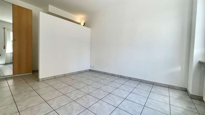 Appartamento monolocale comodo centrale (10)