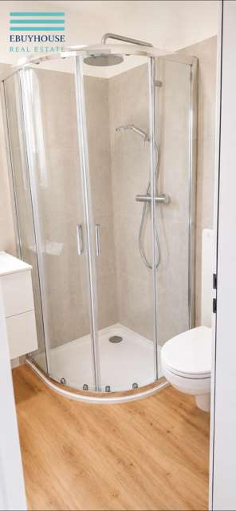 Appartamento elegante con ampia zona giorno e terrazza (6)