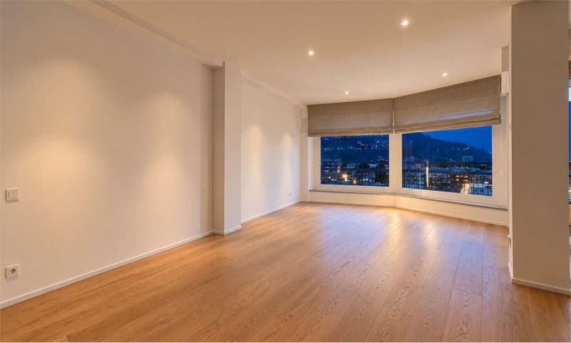 ELEGANTE RISTRUTTURATO CON VISTA LAGO, A DUE PASSI DAL CENTRO (5)