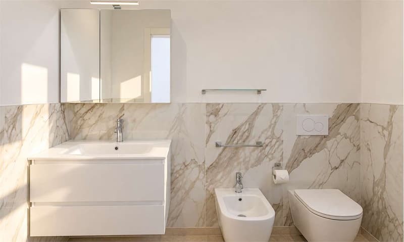 ELEGANTE RISTRUTTURATO CON VISTA LAGO, A DUE PASSI DAL CENTRO (9)