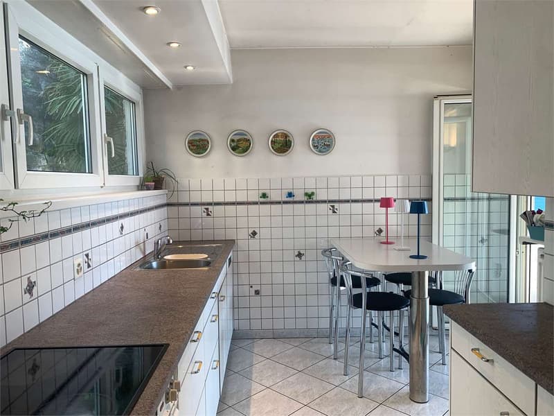 Esclusiva villa a Bissone pieds dans l'eau (6)