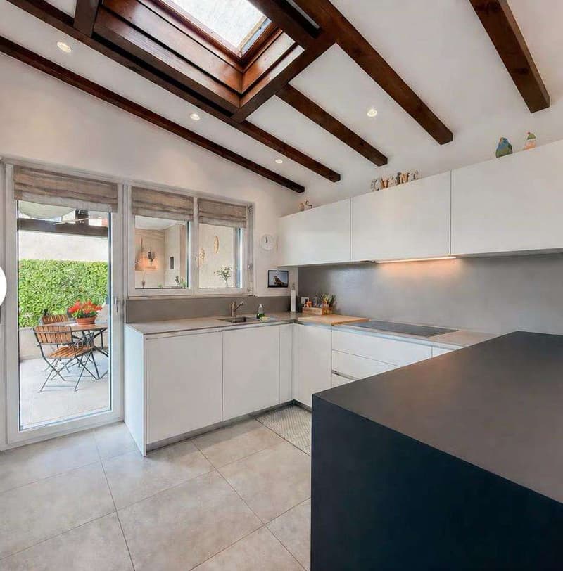 Elegante villa con giardino privato nel cuore di Collina d'Oro (7)
