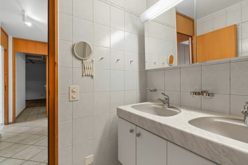 Zwischen Natur und Seesicht - charmantes Zuhause in Carona mit besonderem Extra (13)