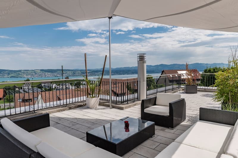 Exclusive Villa with Lake View and Self-contained Apartment - Luxurious Living in a Prime Location | homegate.ch