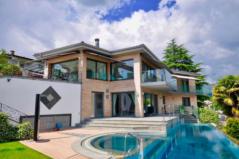 Affittasi Esclusiva Villa con Vista Lago a Comano (10)