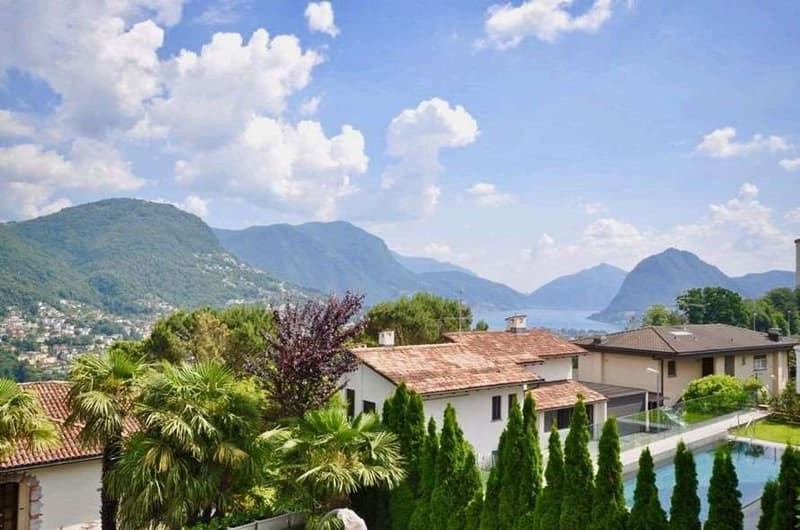 Esclusiva Villa con Vista Lago a Comano (2)