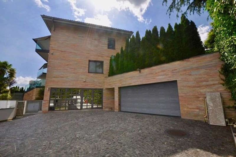 Esclusiva Villa con Vista Lago a Comano (10)