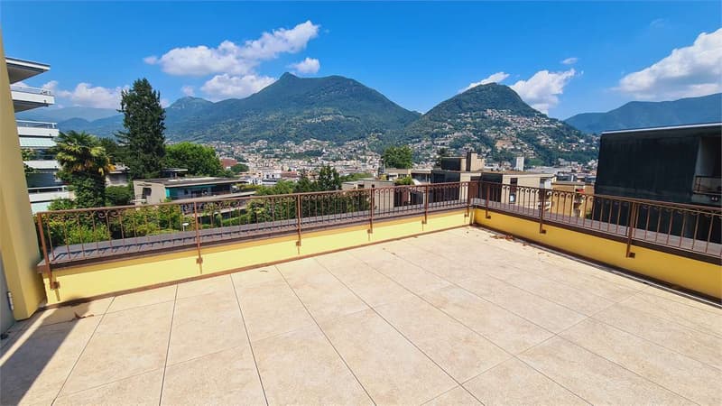LUGANO: PRESTIGIOSA VILLA DI LUSSO IN CENTRO (12)