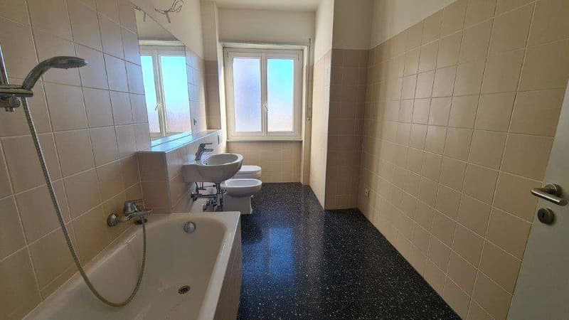 CHIASSO CENTRO: APPARTAMENTI RINNOVATI DA 2.5 A 4.5 LOC. (10)