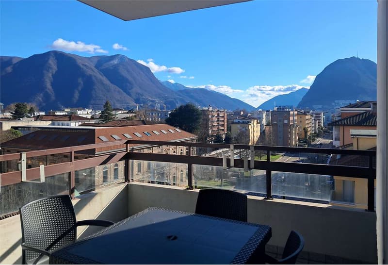 Attico con terrazza e vista aperta in prossimità del centro (2)