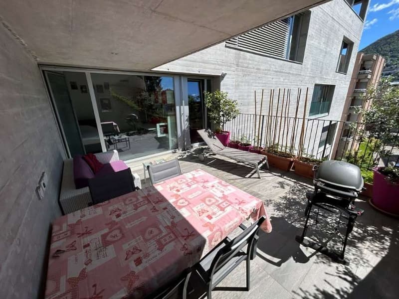 LUGANO: MODERNO 4.5 LOC. CON AMPIO TERRAZZO (3)