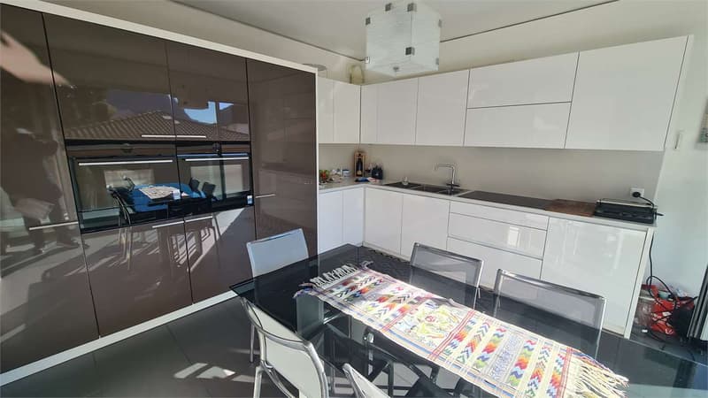 LUGANO: MODERNO 4.5 LOC. CON AMPIO TERRAZZO (5)