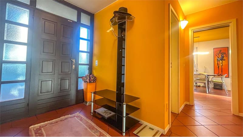 ELEGANTE VILLA  CON GIARDINO IN ZONA STRATEGICA (2)