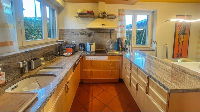 ELEGANTE VILLA  CON GIARDINO IN ZONA STRATEGICA (5)
