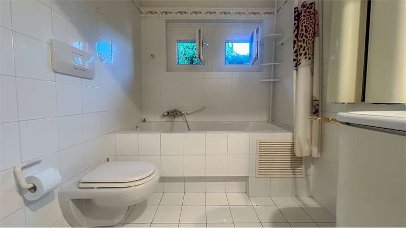 ELEGANTE VILLA  CON GIARDINO IN ZONA STRATEGICA (8)