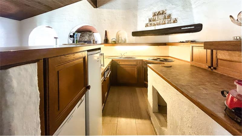 STORICA CASA DI NUCLEO CON GIARDINO (5)