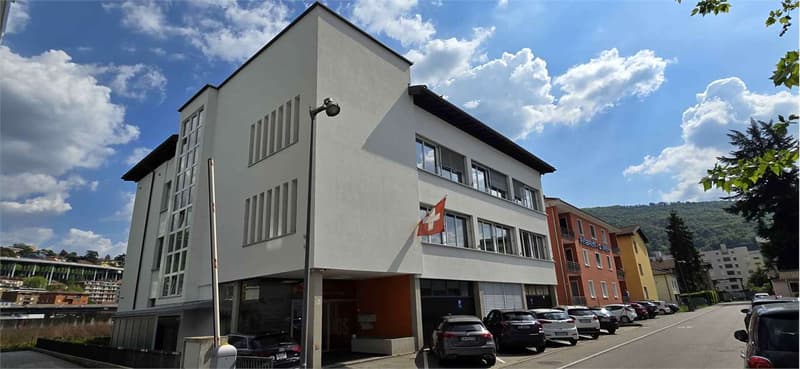 UFFICI E MAGAZZINI IN ZONA STRATEGICA (2)