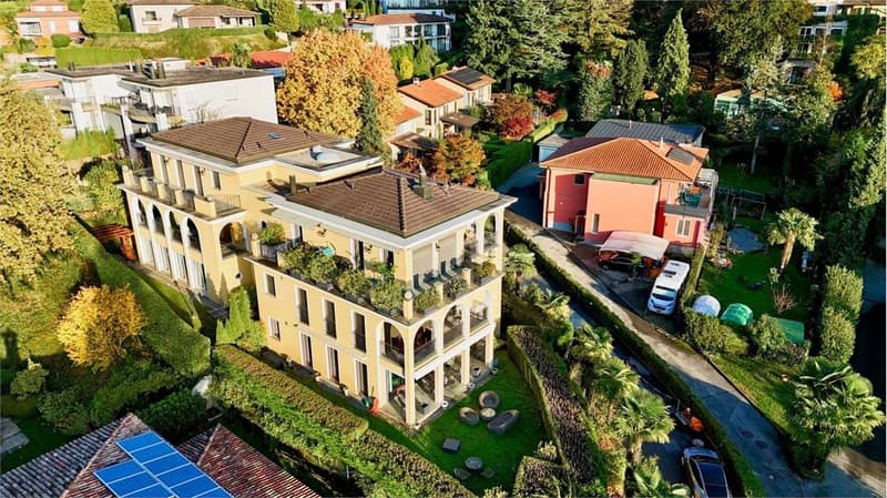 COLLINA D'ORO: ELEGANTE  3,5 LOC. IN VILLA CON PISCINA (2)